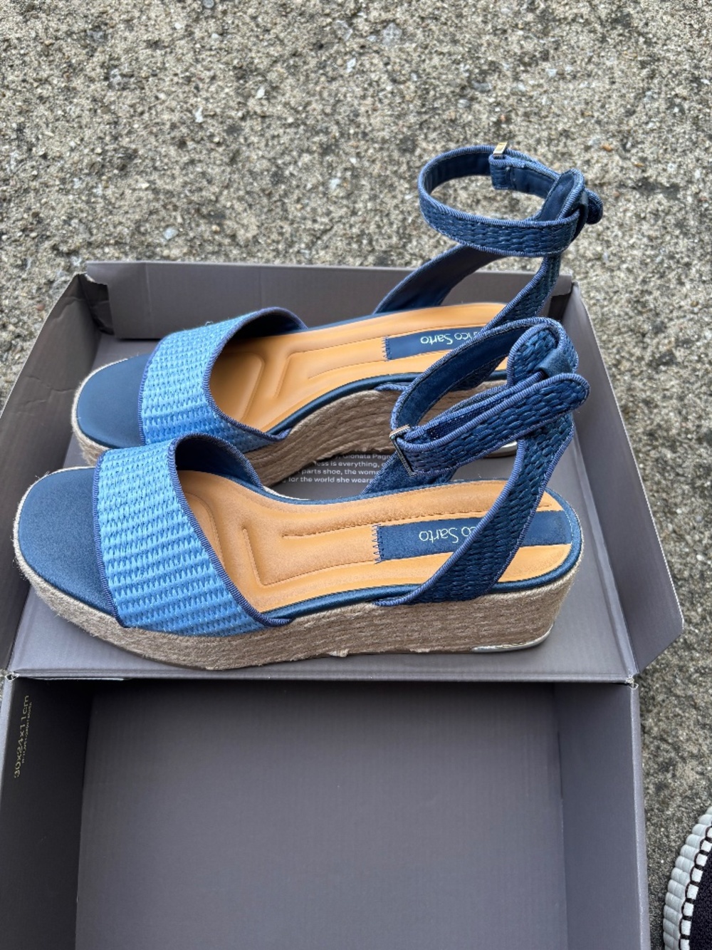 Franco Sarto Sandal w/ wedge heel